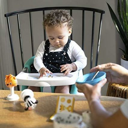 Almofada de cadeira de refeição com 2 brinquedos 2em1 DINE&DISCOVER