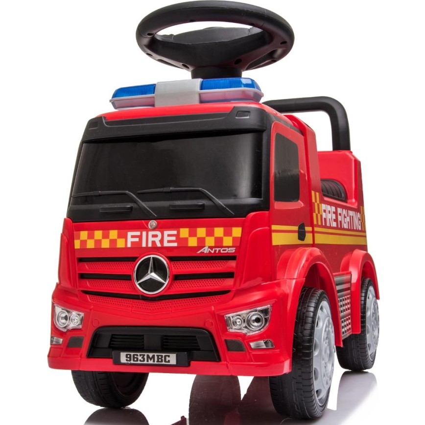 Bicicleta de empurrar Mercedes Camião dos bombeiros 2xAA vermelho