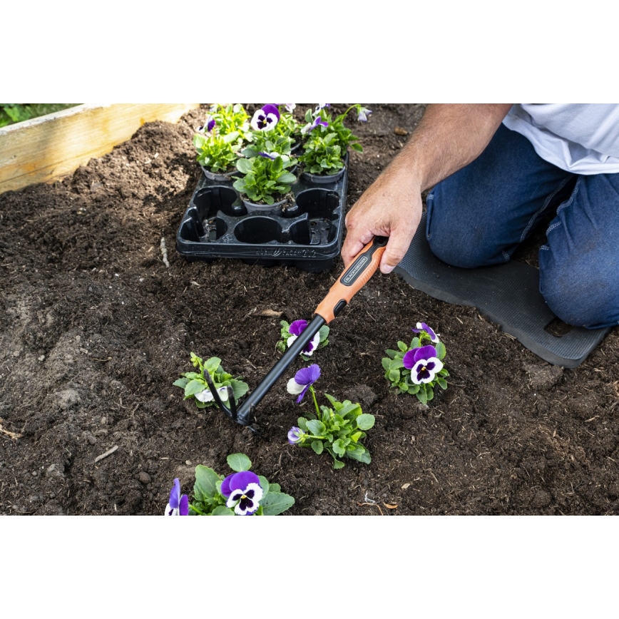 BLACK+DECKER - Enxada de jardim com três pontas para soltar o solo 30 cm