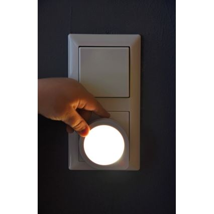 Brennenstuhl - Iluminação de orientação de tomada LED com sensor LED/0,2W/230V