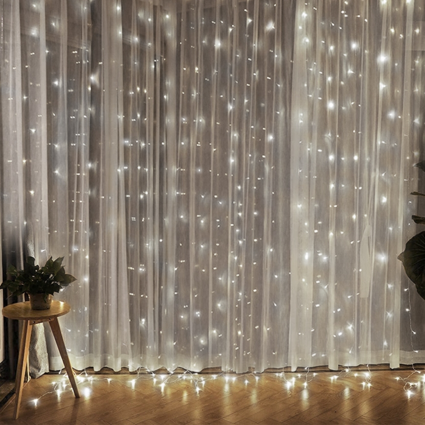 Brilagi - Cortina de Natal LED 300xLED/8 funções/3xAA/USB 1,2m branco frio