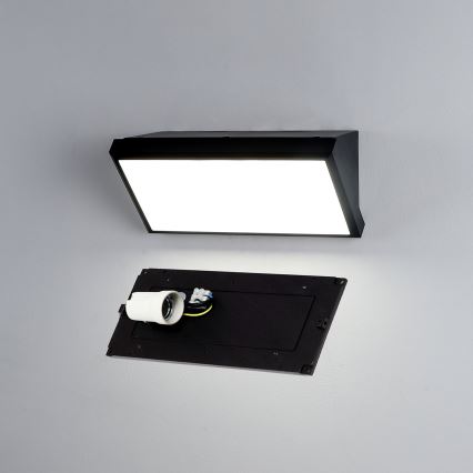 Brilagi - Iluminação de parede exterior TRIANGLE 1xE27/60W/230V preto IP65