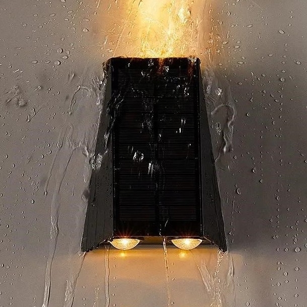 Brilagi - Iluminação de parede solar LED PYRAMID LED/2W/3,2V 1300 mAh IP54