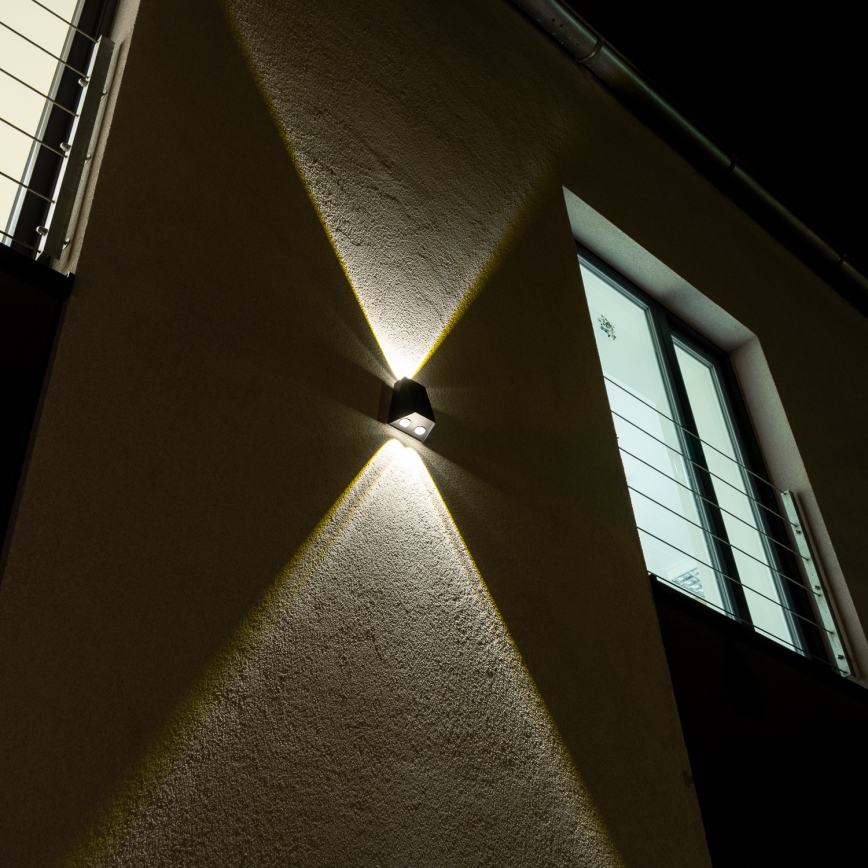 Brilagi - Iluminação de parede solar LED PYRAMID LED/2W/3,2V 1300 mAh IP54