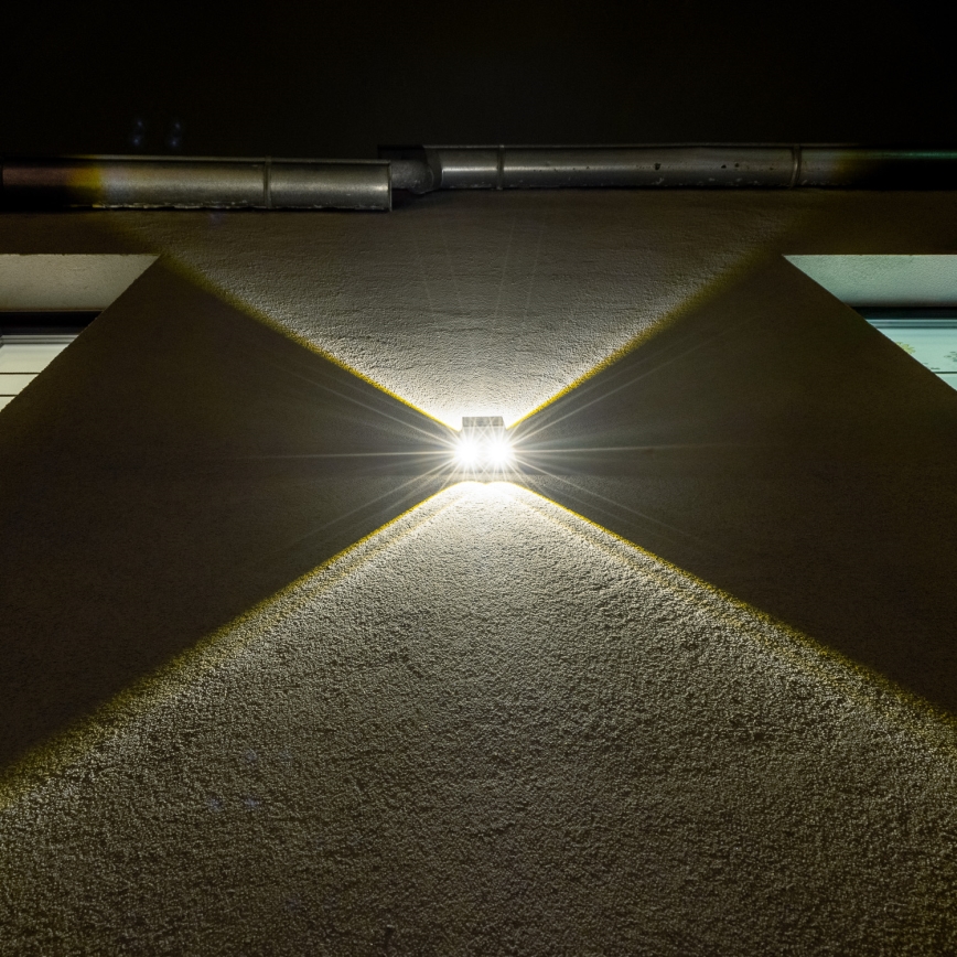 Brilagi - Iluminação de parede solar LED PYRAMID LED/2W/3,2V 1300 mAh IP54