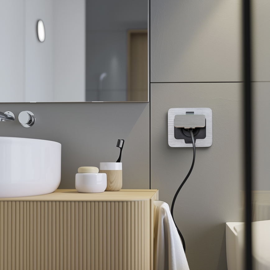 Brilagi - Tomada de chão de encastrar para exterior IP55 cromado mate retangular