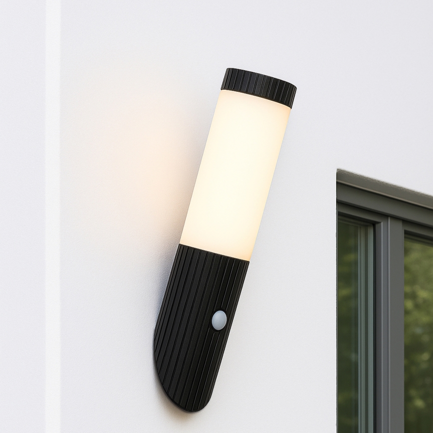 Brilliant - Iluminação de parede exterior com sensor KALEO 1xE27/10W/230V IP44 preto