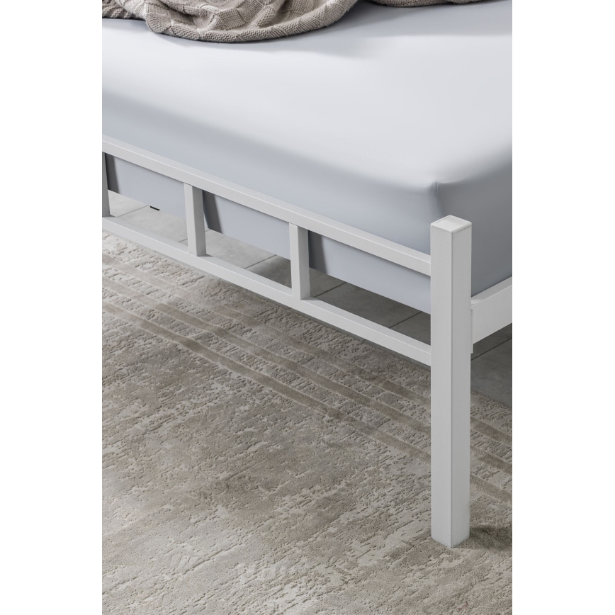 Cama metálica de casal ORMEL 120x200 cm, branca, suporta até 120 kg