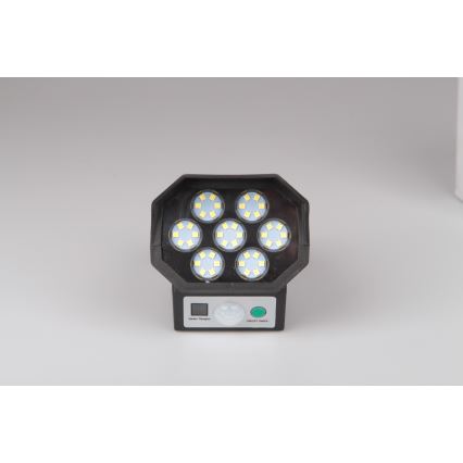 Câmara de segurança fictícia LED com sensor e painel solar LED/5W/5,5V IP65 + controlo remoto