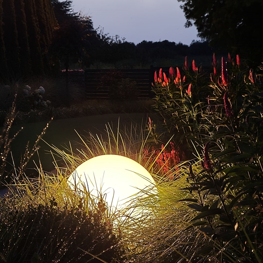 Candeeiro exterior LED GLOBO 1xE27/11W/230V diâmetro 60 cm IP44