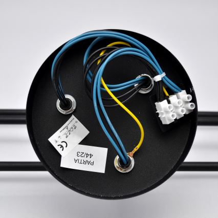 Candelabro integrado LED CAMBRIDGE 6xE27/8W/230V preto