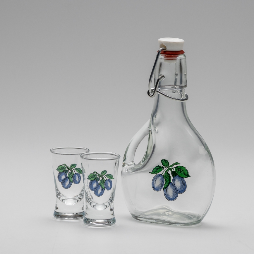 Conjunto 1x garrafa grande + 2x copos para shots transparente com um motivo de ameixa