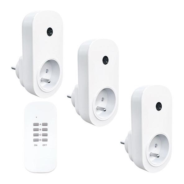 CONJUNTO 3x Tomadas controladas remotamente + comando