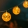Corrente decorativa LED HALLOWEEN 10xLED/2xAA 1,5 m de abóboras