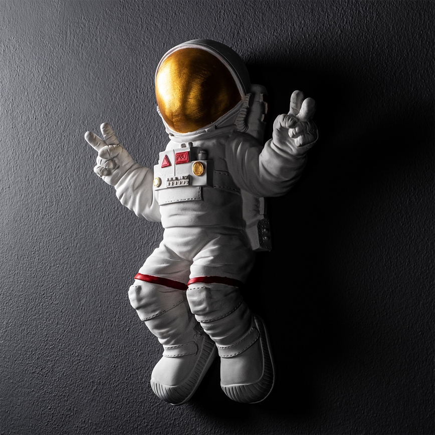 Decoração de parede 47x35 cm astronauta dourado
