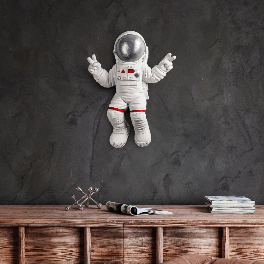 Decoração de parede 47x35 cm astronauta prateado