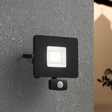 Eglo - Holofote com sensor LED LED/30W/230V IP44
