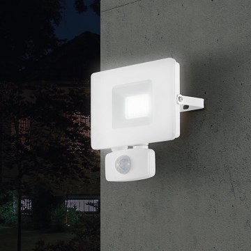 Eglo - Holofote LED com sensor LED/20W/230V IP44