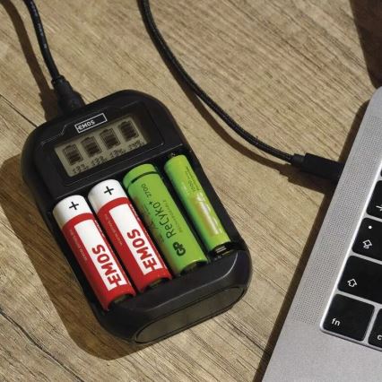 Carregador de pilhas com visor LCD 4xAA/AAA 5V