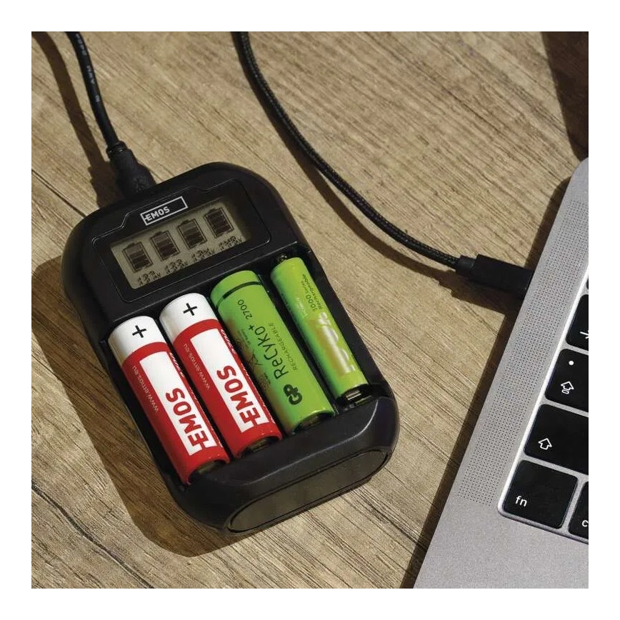 Carregador de pilhas com visor LCD 4xAA/AAA 5V