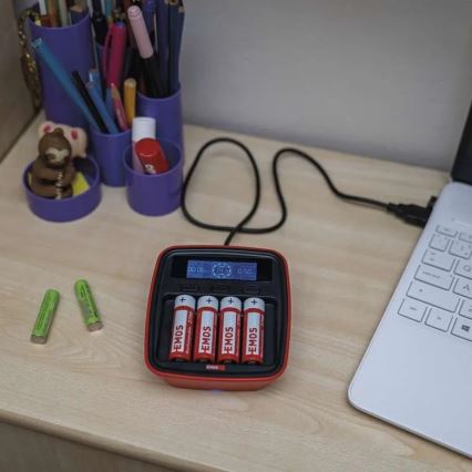 Carregador de pilhas com visor LCD 4xAA/AAA 5V