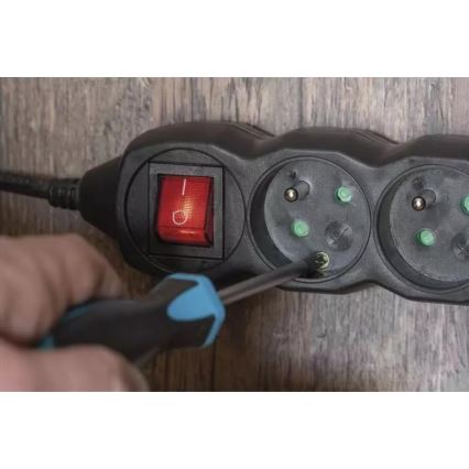 Extensão com um interruptor 4Z 3m preto
