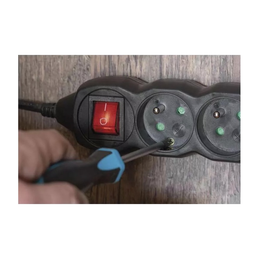 Extensão com um interruptor 4Z 3m preto