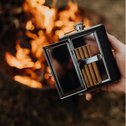 Frasco de bolso com caixa para cigarros 175 ml preto