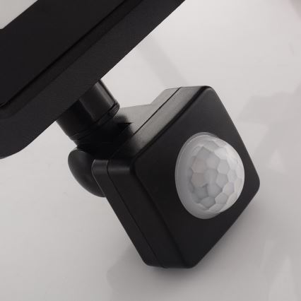 Holofote LED com sensor LED/20W/230V IP65