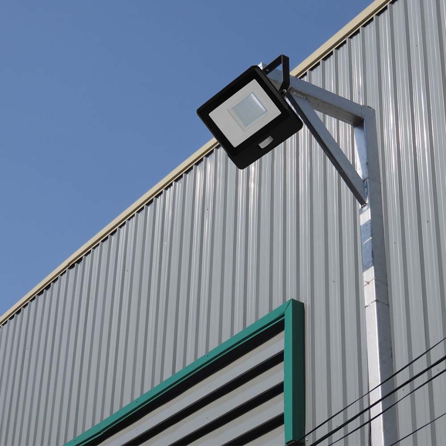 Holofote LED com sensor LED/50W/230V 6500K IP65 preto