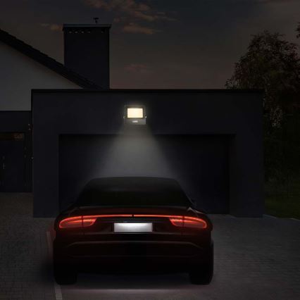 Holofote LED com sensor LED/50W/230V 6500K IP65 preto