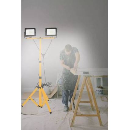 Holofote LED com um suporte 2xLED/30W/230V IP65
