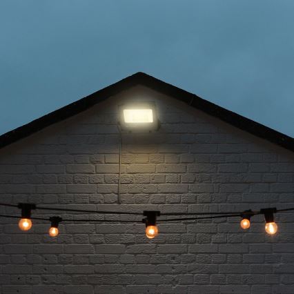 Holofote LED RGBW regulável LED/30W/230V IP65 cinzento + comando