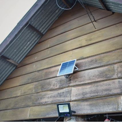 Holofote solar LED com regulação LED/20W/6,4V 4000K IP65 + controlo remoto