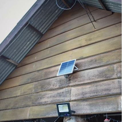 Holofote solar LED regulável LED/12W/3,2V 6000K IP65 5000 mAh + comando