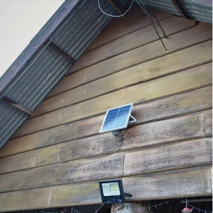 Holofote solar LED regulável LED/16W/3,2V 4000K IP65 10000 mAh + comando