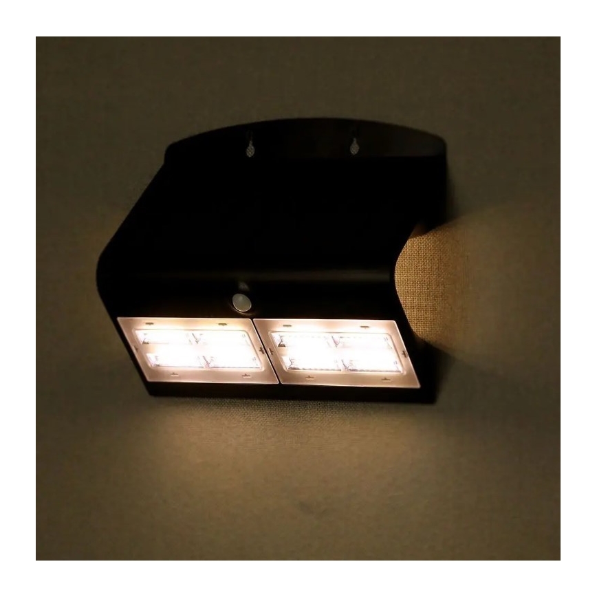 Iluminação de parede solar LED com sensor LED/7W/3,7V 4000K IP65 preta