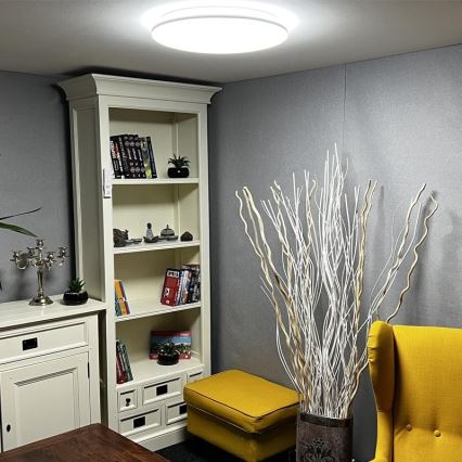 Iluminação de teto LED com regulação LED/48W/230V 2700-6500K Wi-Fi Tuya + controlo remoto