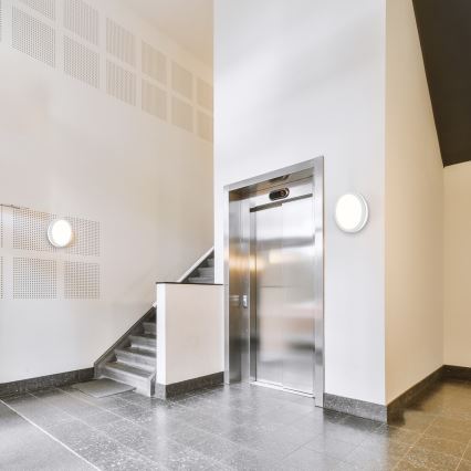 Iluminação de teto para casa de banho LED com sensor LED/12W/230V 3000/4000/6500K IP65 diâmetro 20 cm branco + comando