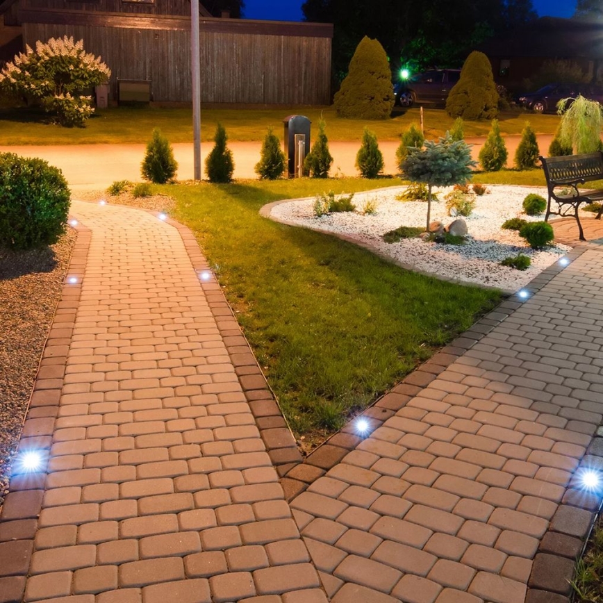 Iluminação exterior de acesso à garagem COMETA 1xGU10/50W/230V IP65