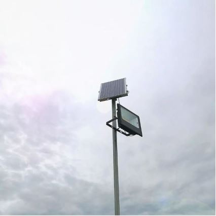 Iluminação exterior solar LED com regulação LED/12W/3,2V 6000K IP65 + CR