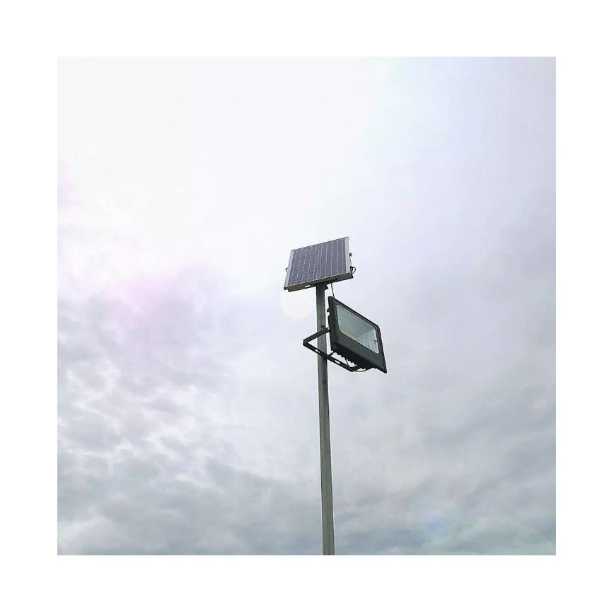 Iluminação exterior solar LED com regulação LED/12W/3,2V 6000K IP65 + CR