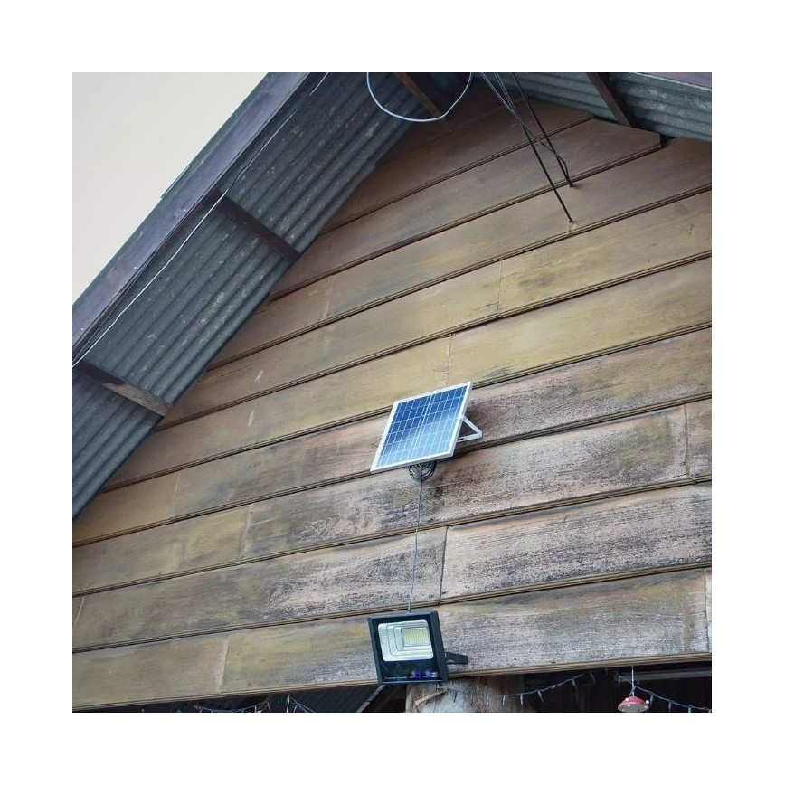 Iluminação exterior solar LED com regulação LED/12W/3,2V 6000K IP65 + CR