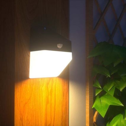 Iluminação solar de parede LED com sensor LED/2W/3,7V 4000K IP65