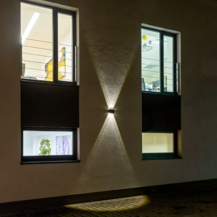 Iluminação solar de parede LED com sensor LED/2W/5V IP54