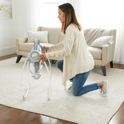 Ingenuity - Baloiço para bebé com melodia CUDDLE LAMB