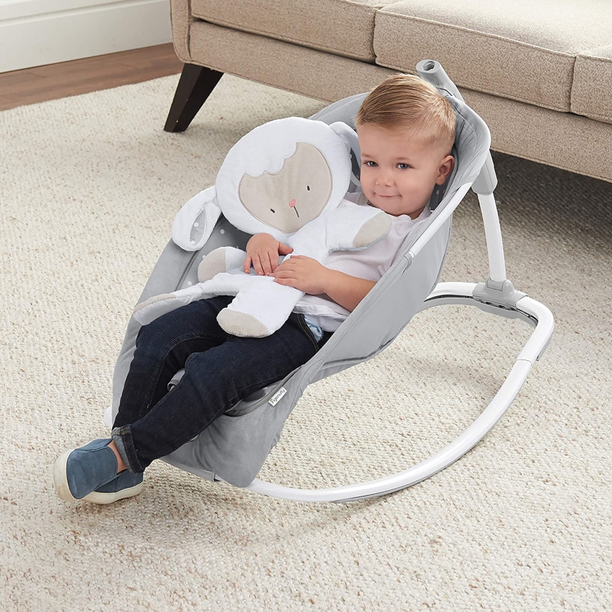 Ingenuity - Espreguiçadeira para bebé com melodia CUDDLE LAMB