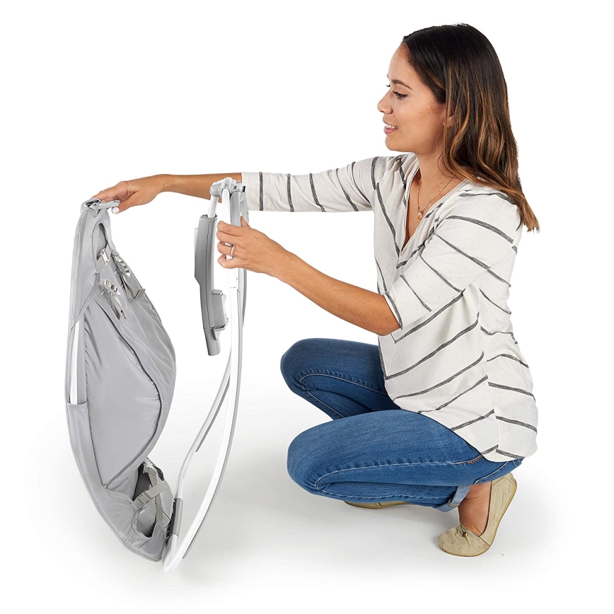 Ingenuity - Espreguiçadeira para bebé com melodia CUDDLE LAMB