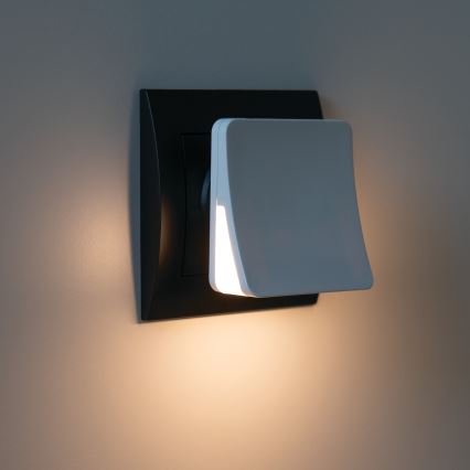 Kanlux 37393 - Luz de orientação LED com sensor de anoitecer para uma tomada HOFI LED/0,28W/230V branco