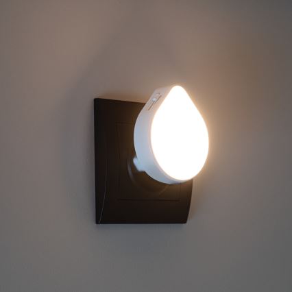Kanlux 37396 - Luz de orientação LED regulável com sensor de anoitecer para uma tomada ULOV LED/0,5W/230V branco